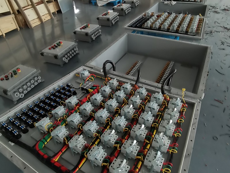 国产麻豆MD传媒视频組裝車間（jiān）